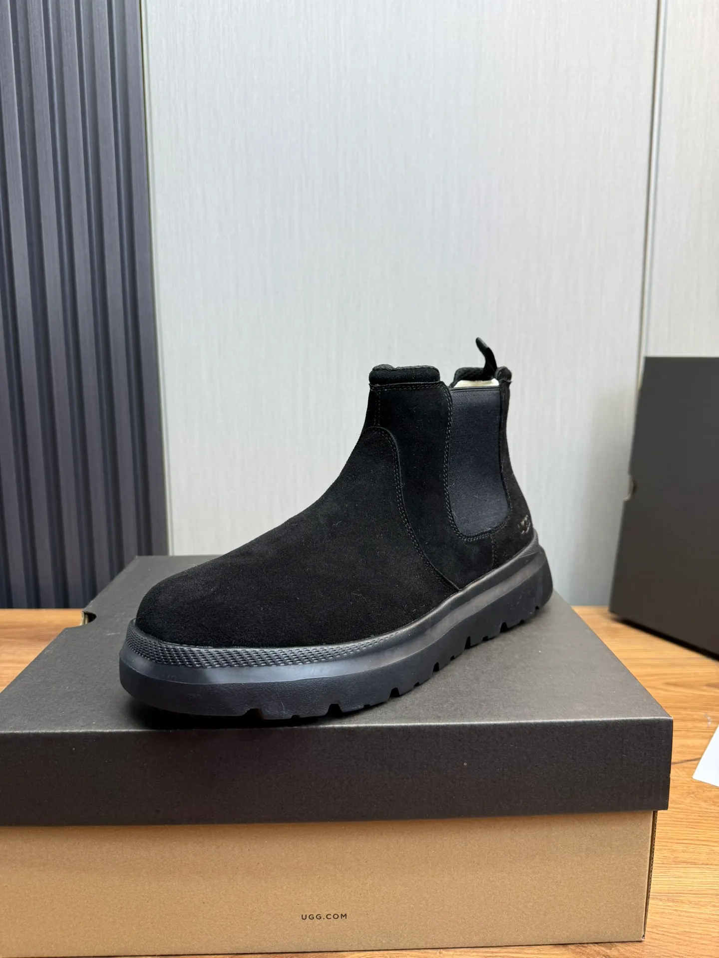 Men's shoes 💰480💰 [UGG] Hot winter warm boots 🐑Purely hand-stitched! Simple and stylish design, frosted cowhide➕Comfortable and warm wool➕UGG original outsole‼ ️Soft and comfortable to wear, with good warmth retention and excellent foot feel. 41-47 positive code
